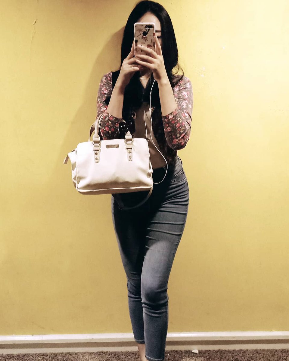 OpenRirin's tweet photo. Masih avail solo ya sayangq include solo hari ni masih ad slot buat hari ni sayangq yg srius aj no php😘 Dm
#openbosolo
#bisyarsolo😘
#bispaksolo
#bokingansolo
#includesolo1😘
#panggilansolo
#ceweksolo
#includesolo
#readysolo
#avasolo
#soloavail
#ready
#solomendesah https://t.co/uxKLsM4PZt