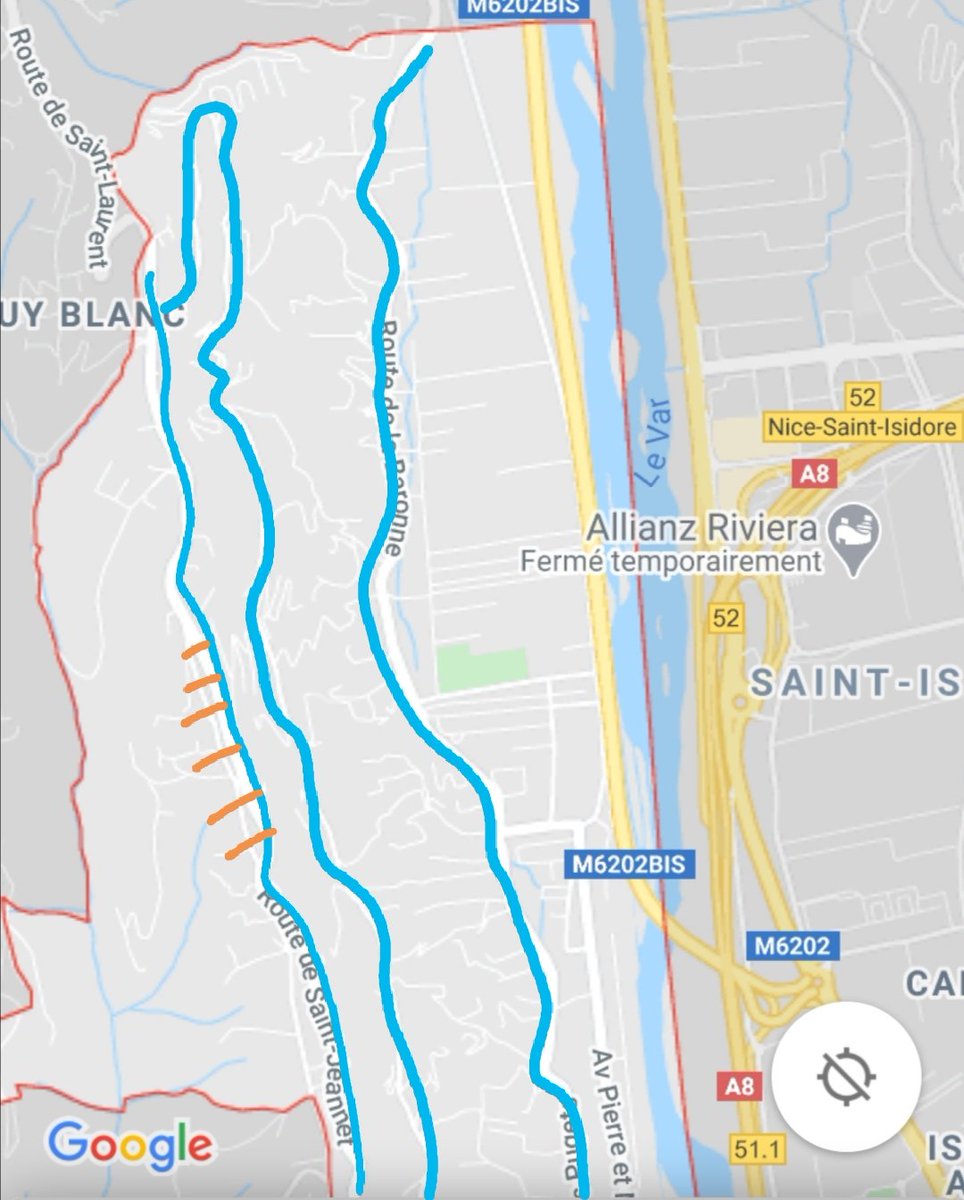 Cyril_Cousinie's tweet image. Bonjour à tous,
Voici ma proposition "Oxygène" pour #slv06. En rayures rouges les quartiers où seront condamnées toutes les routes de délestage : elles n'ont pas vocation à absorber le trafic.
En tracé bleu : les voies qui deviendront 100% cyclables et piétonnables.