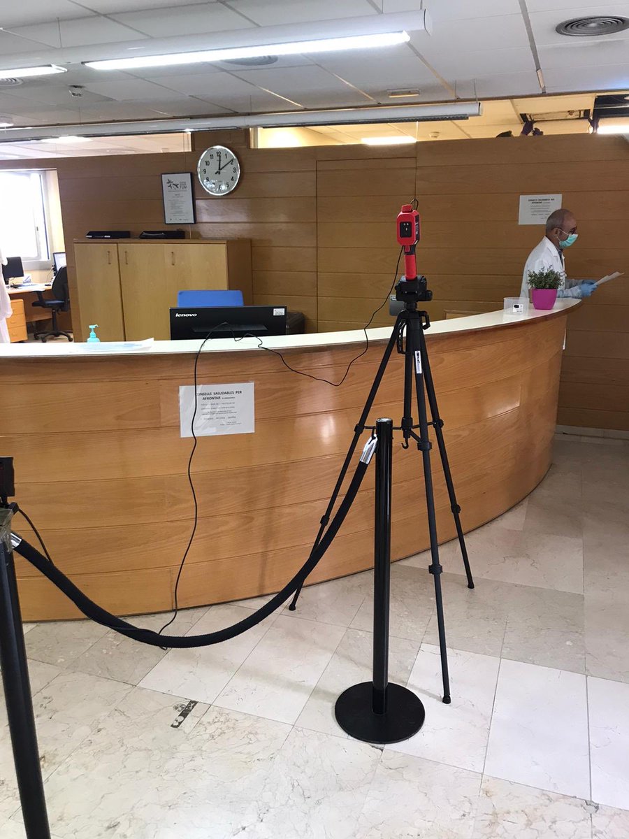fvseguretat's tweet photo. Avui les empreses FV SEGURETAT i ENERGY TOOLS hem fet donació al responsable de l'ICS de la Garrotxa, de dues pistoles tèrmiques pel control de la febre als centres d'atenció primària (CAP) de Besalú i Olot. Apostem per la tecnologia, en la lluita pel COVID-19. #EnsEnSortirem https://t.co/GrN7F6L9ya