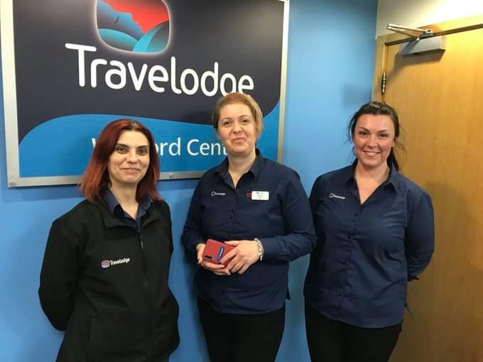 WatfordCouncil's tweet photo. 💛 #WatfordHeroes #9: Meet @NewHopeHQ and @oneymca. Working in partnership with the council, both these charities have helped secure temporary accommodation for the majority of people who are sleeping rough in Watford at Charter House and @TravelodgeUK. https://t.co/PM1BdSWdxI