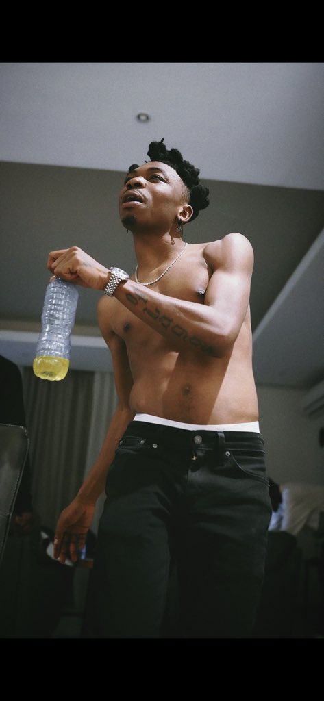 Mayorkun's tweet photo. More music dot com 😂😂😂 https://t.co/aoyqBBGeXn