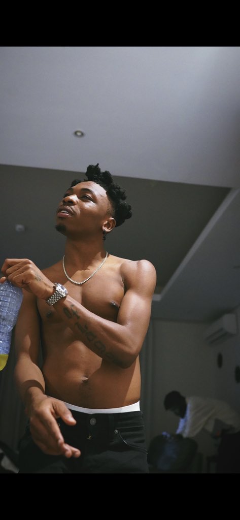 Mayorkun's tweet photo. More music dot com 😂😂😂 https://t.co/aoyqBBGeXn