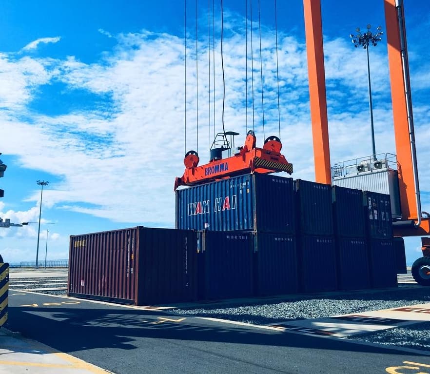 POICLDU's tweet photo. We are grateful that all transfers of containers to our Container Terminal was smooth and in order during the MCO. 

Port users, shipping agents and transporters are all being kept updated on the situation through the LD District Office and LD Police.

#poicport
#poiclahaddatu https://t.co/adRe8UCrtu
