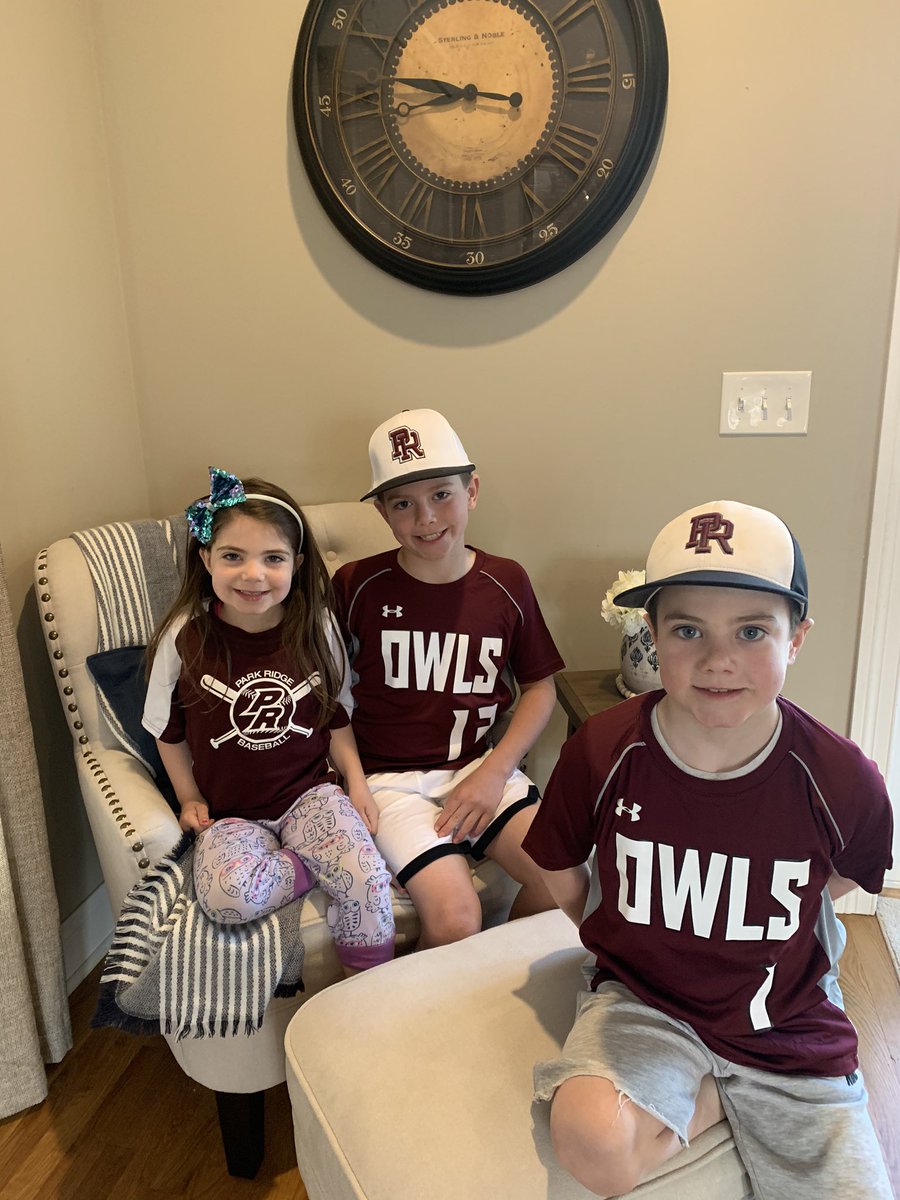 kate28m's tweet photo. Representing the maroon and white!🦉⚾️ #parkridgeowls #teamjerseyday @WestRidgeSchool https://t.co/IqoGgsiTom