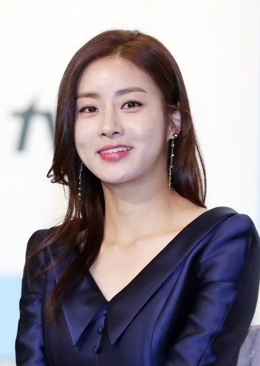 which drama/movie/variety show etc you first knew this actress?actress: kang sora