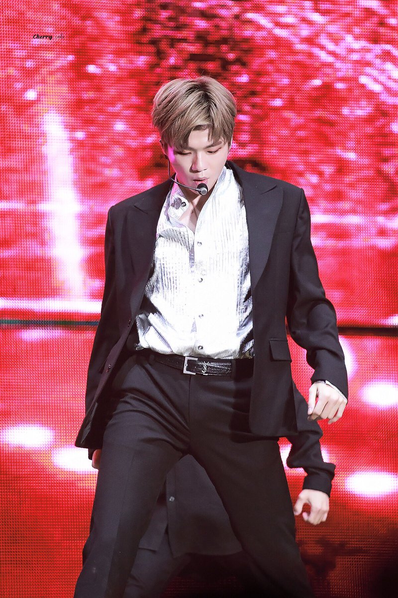I'm bored  and i miss Daniel So let's play a game  #DANITY drop your favorite picture gif or video with  #nielchin concept I khow that there is many chin here #강다니엘  #KangDaniel @konnect_danielk