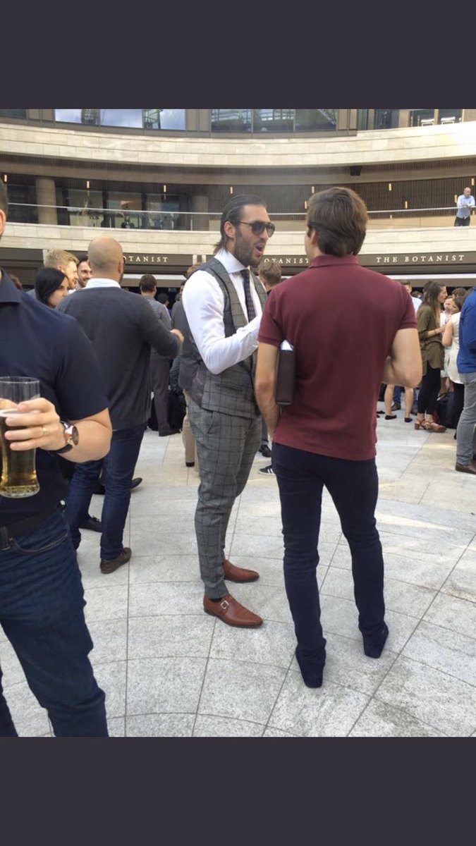 Name Unknown 

✅ Checkered suit combo which doesn’t fit properly

✅ Aviator sunglasses during Autumn

✅ Overheard bragging about shit commission

✅ Sticking out like a sore thumb in fraudgate circle 

All the makings of a class A Essex fraud 🤔🔎