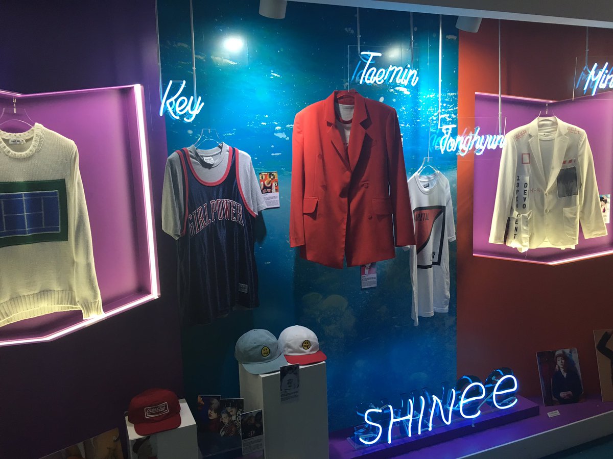 props i wanted to touch rly badly but controlled myself not to (shinee view outfits, tvxq! something mics, nct dream my first and last outfits)