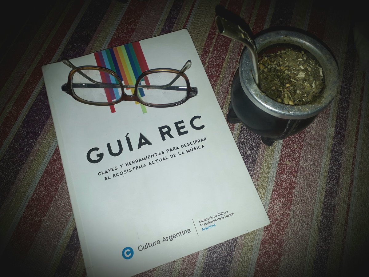 ormorobass's tweet photo. #GuiaRec es un libro fundamental para entender el "Ecosistema Actual de la Música", hoy más que nunca, me llegó de manos de @NicolasMadoery parte de este libro. Se realizó en la gestión de @TeresaParodiOk Gracias Nico, Gracias Teresa!!! https://t.co/v3KxodhIyy