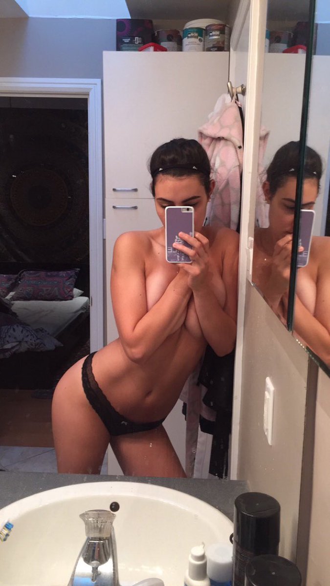 MelissaQuemene1's tweet photo. Je fais les cam à -50% aujourd’hui😏

Pour profiter de l’offre, RT ce tweet et FOLLOW moi !!😘 https://t.co/8FelRmZbx7