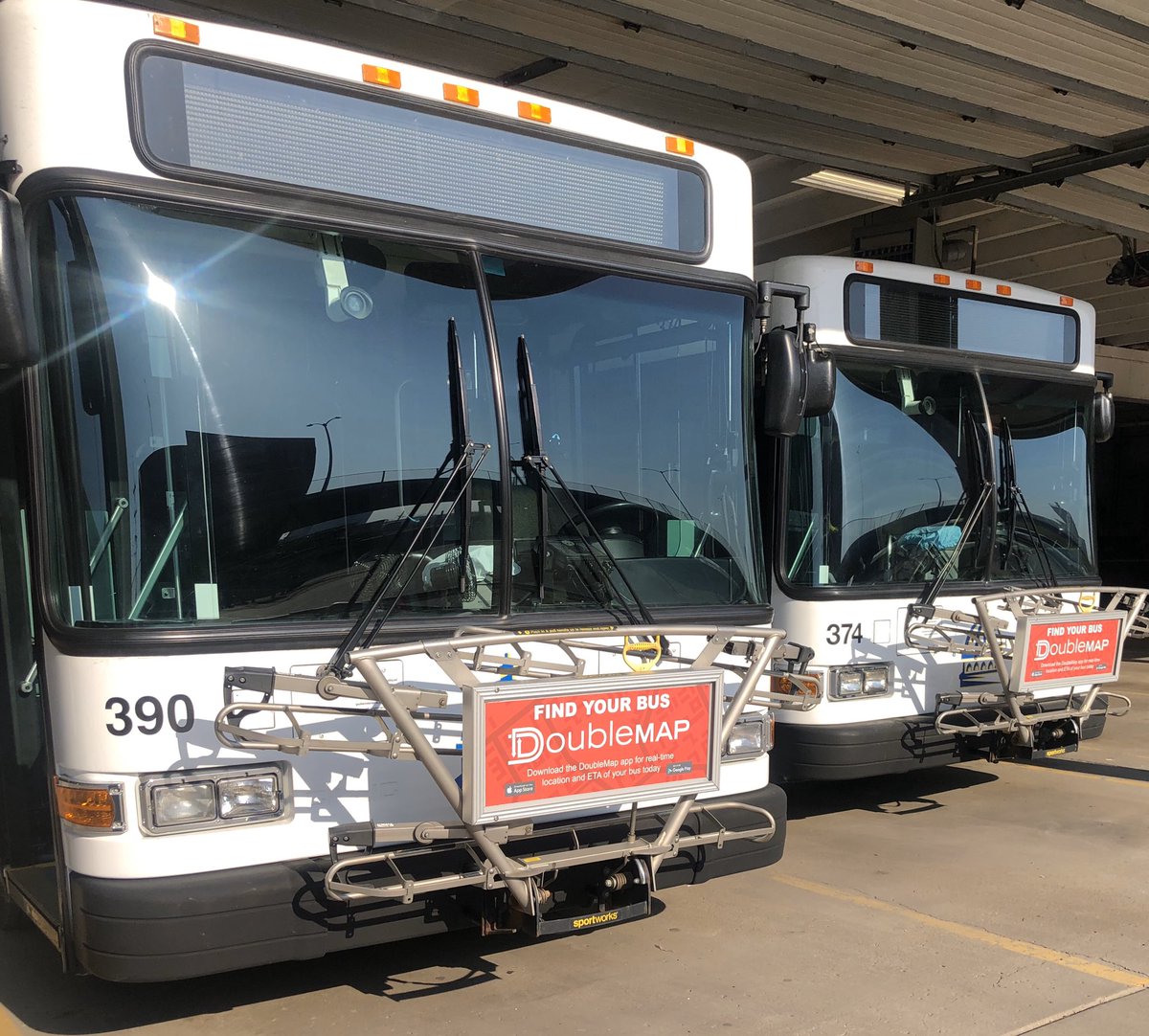 TopekaMetro's tweet photo. Good morning to everyone from Topeka Metro! The sun is shining & itโs another day! If you have an essential trip in Topeka, we can get you there on the bus! #StaySafe #SocialDistancing #EssentialOnly https://t.co/bfJwE8EFho