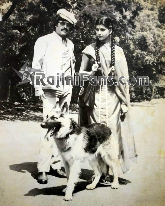 Jebasingh_S007's tweet photo. #37YearsOfSuperHitThaiveedu
மக்கள் தலைவர் ரஜினியின் நடிப்பில் 1983ல் வெளிவந்த வெற்றி படம்
🔥தாய் வீடு🔥
தயாரிப்பு - தேவர் பிலிம்ஸ்
இயக்கம் - R.தியாகராஜன்
இசை -சங்கர்கணேஷ்(பபிலஹிரி)
சென்னையில் 3தியேட்டர்லயும், சேலத்திலும் 100நாட்கள் ஓடியது🔥
@RajiniFanArjun @BrightAmt @SSR_Sivaraj https://t.co/hU0J5VVg3f