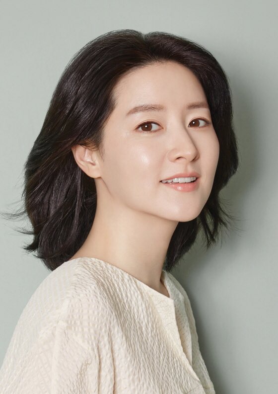 which drama/movie/variety show etc you first knew this actress?actress: lee young ae