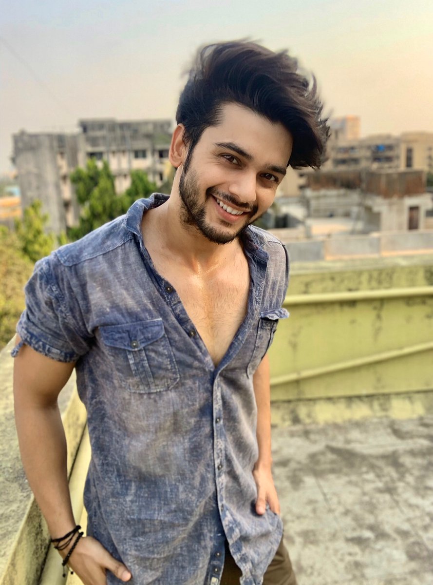 AnkitRaizada26's tweet photo. howdy guys ? https://t.co/9NUmebNo4A