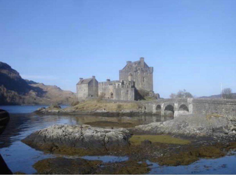 Here’s a picture of famous Scottish castle Elijah Donan