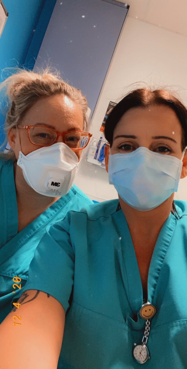 Mandiejd's tweet photo. @MacmillanLondon @MikeDScott2 We are proud to be Macmillan trained workers helping out on the frontline in the A&amp;E 😍 Still offering support to cancer patients along with assisting with our past skills to beat this pandemic 💪 https://t.co/v3uM8g79W1