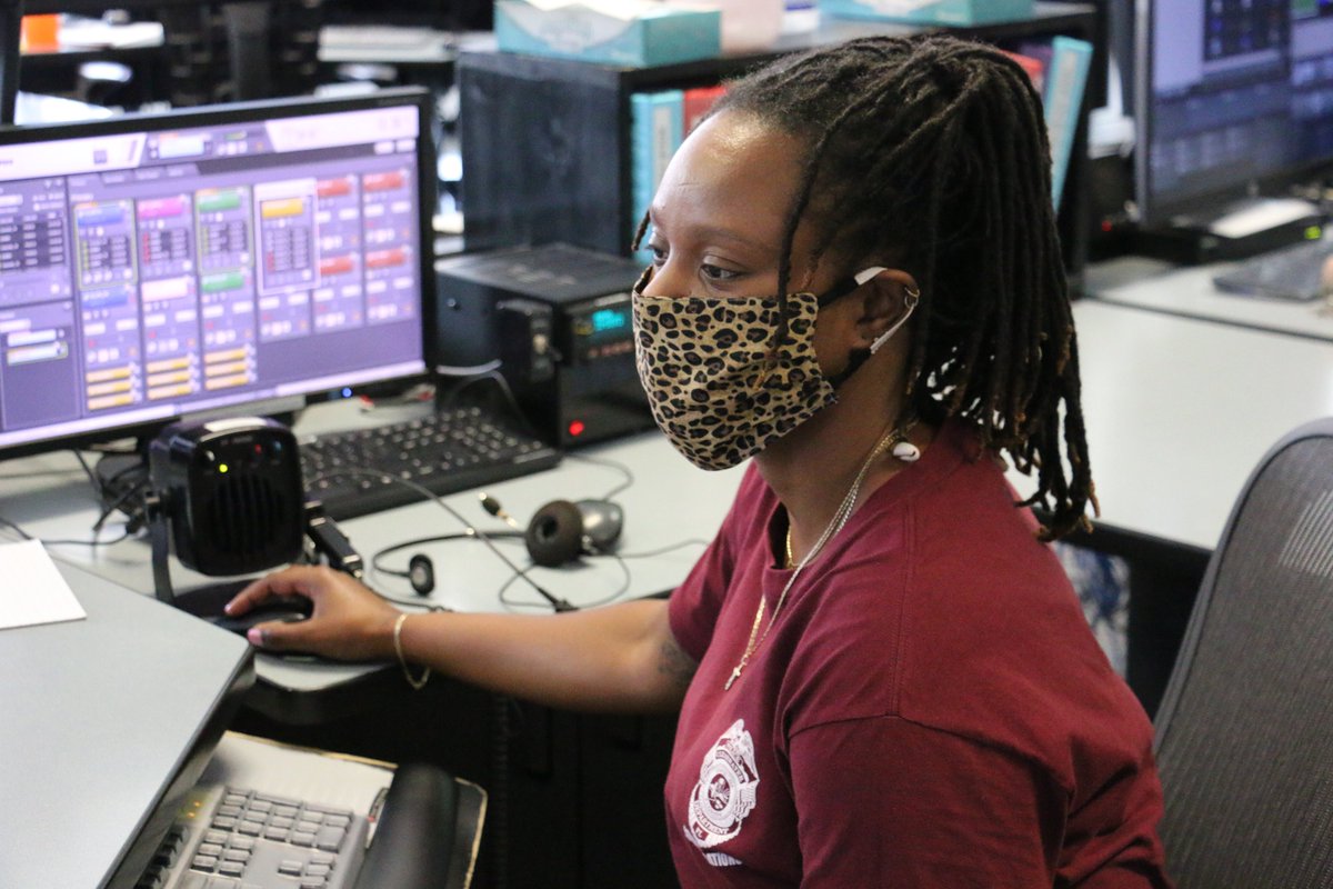 myclearwaterPD's tweet photo. As #NationalPublicSafetyTelecommunicatorsWeek rolls on, so do our employees in our communications center. This is Senior Operator Mercedes Lang, who has been with us for seven years. She is one of our team members who are there to take your call during your time of need. https://t.co/AFY7NBkhJS