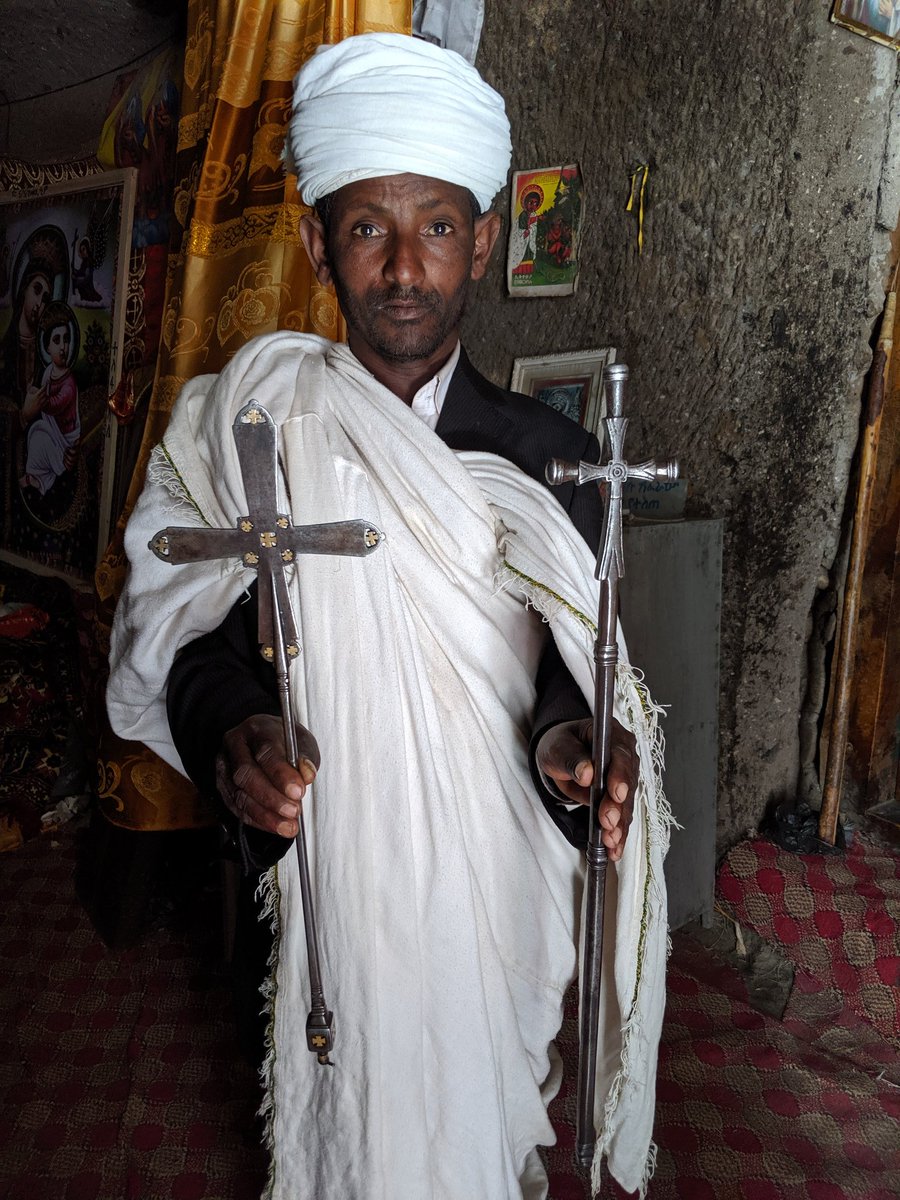 タンドリーチキン على تويتر エチオピア ラリベラは 12世紀に建造されたエチオピア正教の聖地 教会の建物は 岩山を削り彫り抜いて作り出されている キリスト教の真摯な しかしヨーロッパのそれとはだいぶ異なる信仰が息づく コロナで気が滅入るからみんなの