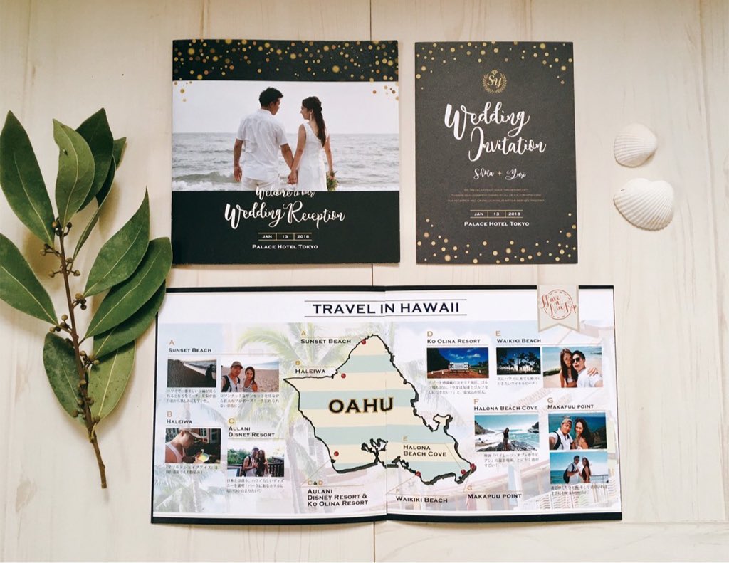 Hoshino_Rina_'s tweet image. こちらは雑誌風じゃなくてパンフレット風のプロフィールブック。新婚旅行で訪れたハワイの思い出を紹介しました〜！ 正方形の冊子も可愛いよねえ。席次は入れ込まずに別添えの二つ折りです。
〆切やばくて朝までデザイナーとファミレス作業したの懐かしいな……
#profilebook #AimerDesign