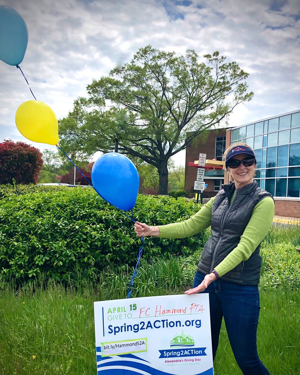 Good morning Admirals🌺💖 The balloons are flying... How do you #Spring2ACTion Admirals?
#GivingDay is TODAY in Alexandria - and for a good cause!
.
bit.ly/HammondS2A
.
#nonprofitlove @actforalexandria #april15 #community #admiralpride @principalpeters #supportalexandria