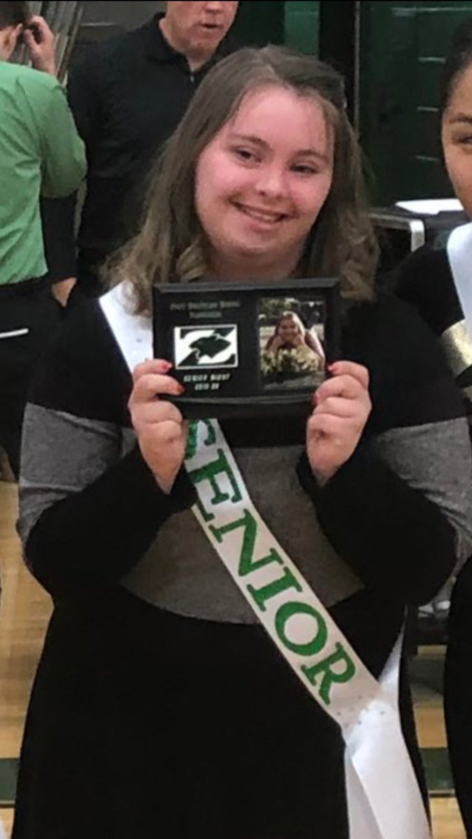 Happy Birthday to our senior Shimmerz dancer Alida ! We love you girly and we hope you have a great birthday today! 💚💛🥳👯‍♀️