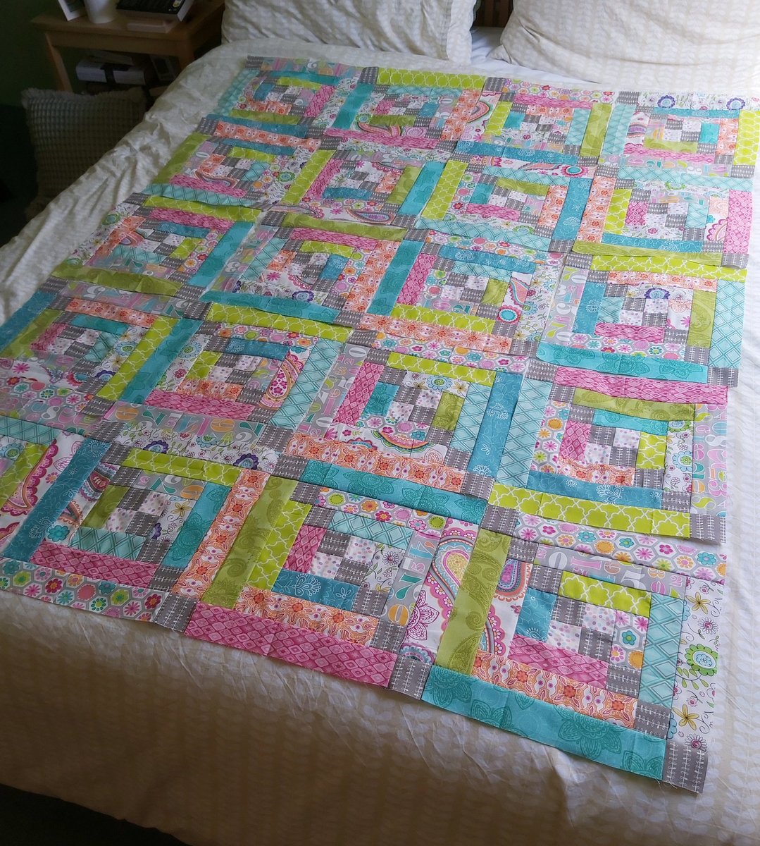 TheEqVetNurse's tweet photo. Taking a break from watching/ reading #MSM. Some of the reporting is not helpful &amp; downright misleading. Decided to finish #coronaquilt #1, but not before starting #2 and #3! #quiltaddict #quiltingismytherapy https://t.co/mF5LPJBEKi