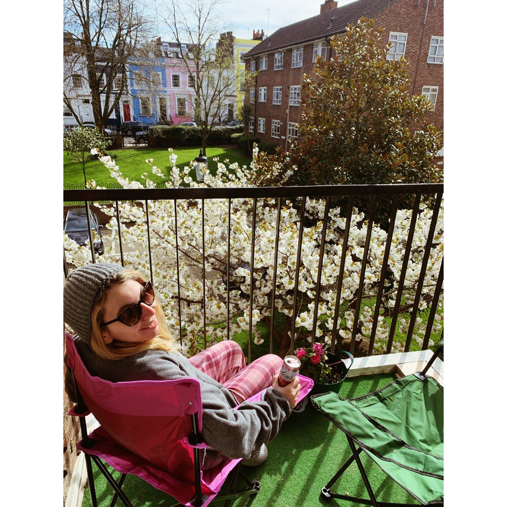 NesliShafak's tweet photo. #VeryBestTree the one in our frontyard @TimeOutLondon https://t.co/XYRsNxolod