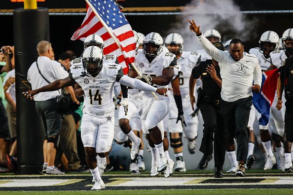 GrantBingham2's tweet photo. Blessed to receive an offer from @VandyFootball after a great talk with @CoachRossomando ⬛️🟨⬛️🟨 https://t.co/D6Syleum0g