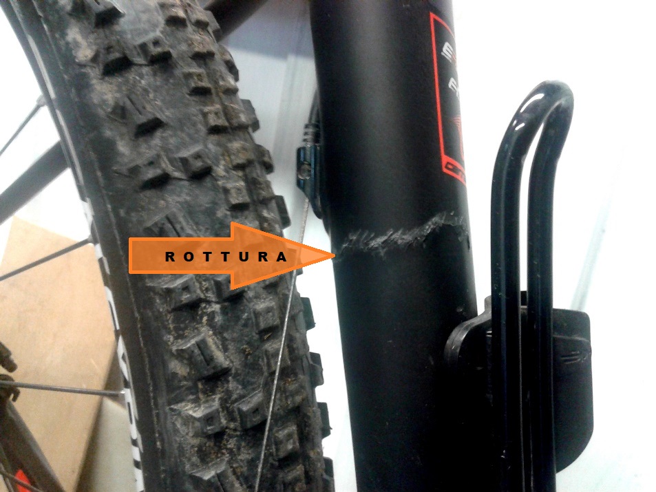 #Rottura #Tubo #piantone : riparabile
#carbonio #carbonbifer
#Riparazione #telai e #ruote in carbonio per #biciclette
riparazioni.sartoantonio.it