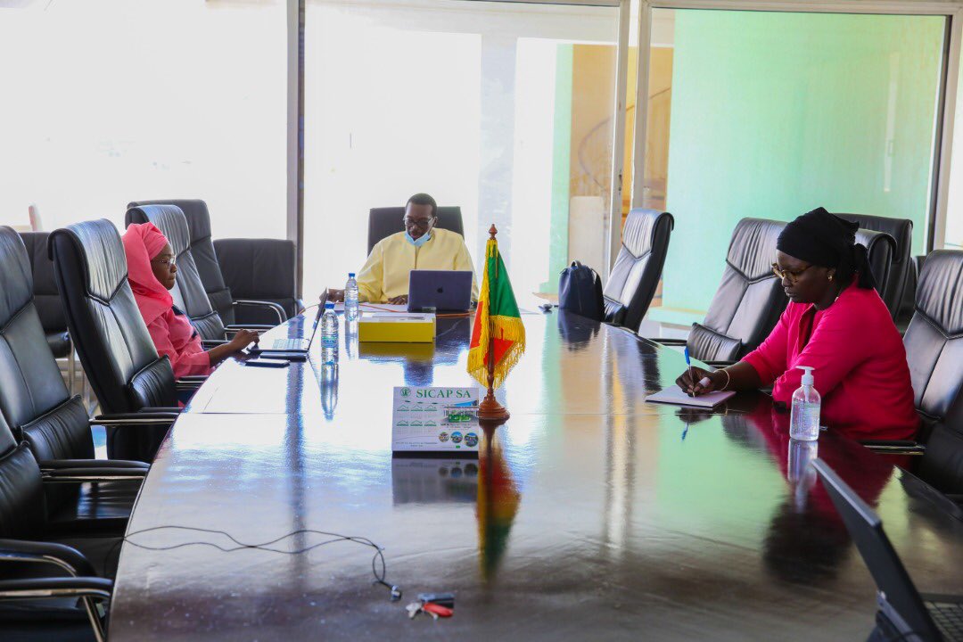 Le Directeur général présidé, ce mercredi, la traditionnelle réunion du Comité de Direction de la SICAP SA en mode visioconférence. 
La SICAP SA est attentive aux  directives édictées par le Gouvernement dans le cadre de la lutte contre la propagation du Coronavirus.