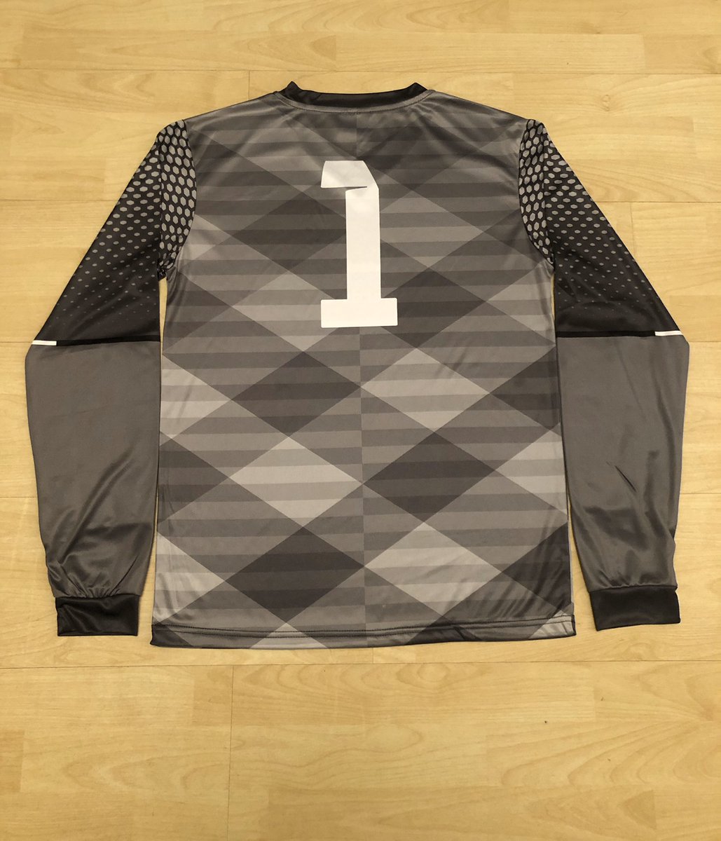MattSportsUK's tweet photo. Sublimated Padded custom keeper kit for Shepherds crook looks amazing.
Top notch quality that last many years because we only use high performance fabrics.
#customkit #gkkit #keeperkit #footballkit #soccerkit #teamwear https://t.co/XO2Xja2Siy