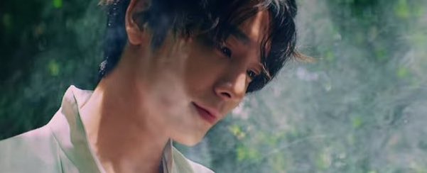 heechul: i personally like donghae& #39;s eyes , donghae& #39;s sad eyes.i really love it a lot,donghae has deep eyes.
