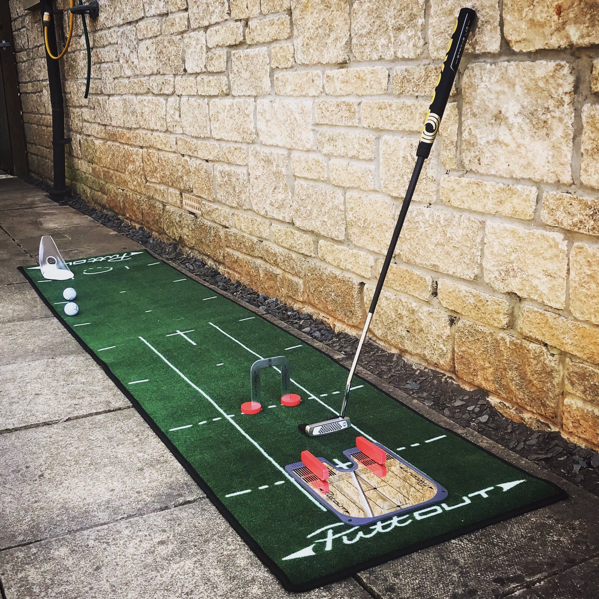 Time4ChangeDM1's tweet image. Making the most of the lockdown and the lovely weather 
-
-
#HomeSetUps #LockdownPractice #BetterGolfGameIncoming #StayAtHomeAndStaySafe