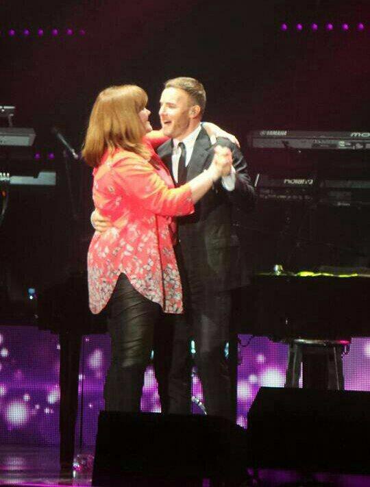 Normsi2's tweet photo. It feels so #Amazing STILL ...
6 years on!!!
'Take Me Back' ...
to this dream night in my home town - Liverpool ❤
#AMLS #AMLSGIRL
15/4/14 @GaryBarlow
#SISYLTourLiverpool
💜🎤 🧡 🎹 🎷🦋💃🕺🏻💋 https://t.co/W3ry2fIZuR