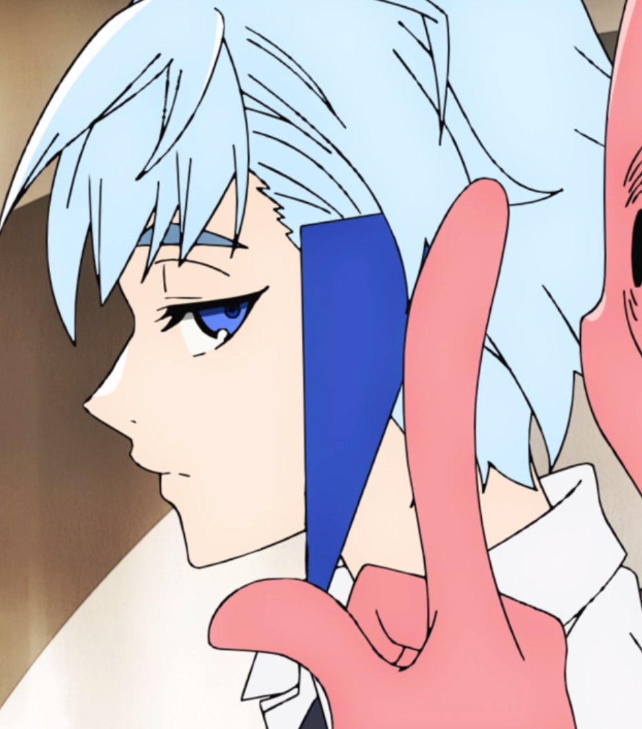 HIS!!! SIDE PROFILE!!!