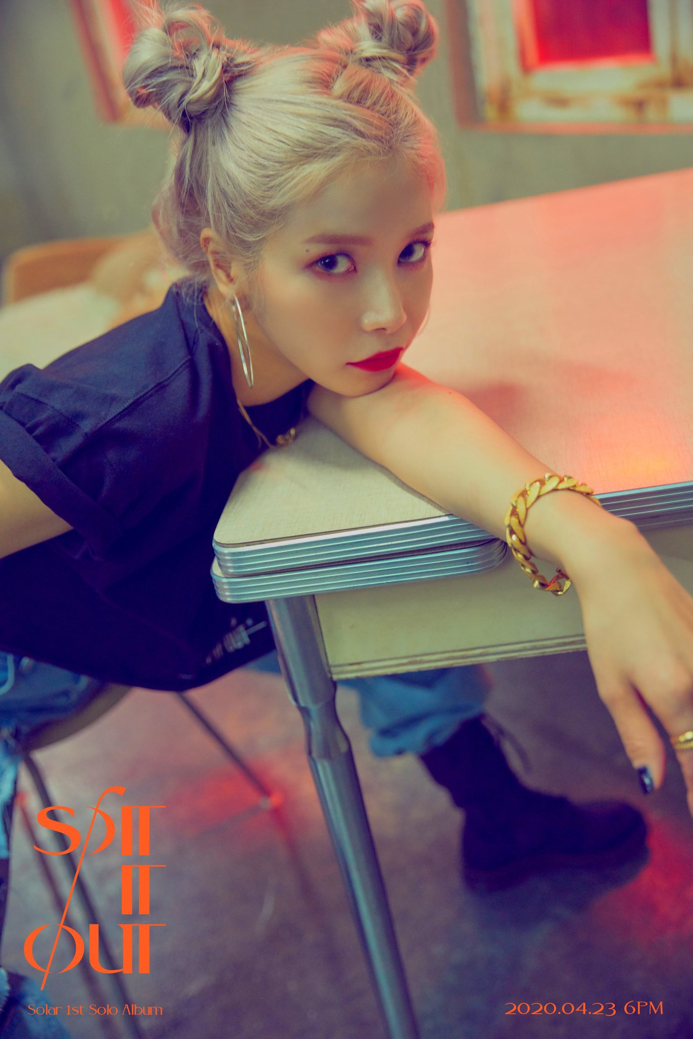 โซลาร์ MAMAMOO' ส่งทีเซอร์เพิ่มเติม 'Spit it out' พร้อมลุคสุดมั่นใจ