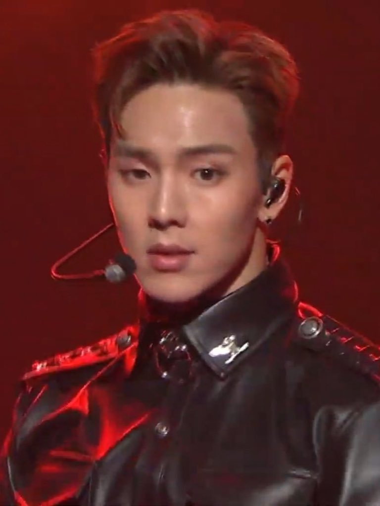 Shownu in leather jackets/pants/gloves— a very needed thread 