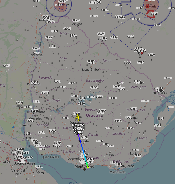 EstVillaDolores's tweet photo. Partió de Carrasco (SUMU/MVD) el B738 (reg. N749MA) de 
@CharterMiamiAir que traslada a los 15 cruceristas del Greg Mortimer en vuelo sanitario con destino a Miami. 

6 de ellos son estadounidenses y los restantes canadienses y europeos. https://t.co/UjI1lDh95M