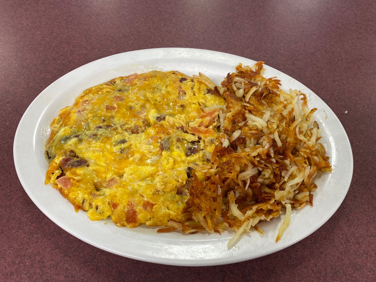 PaulsPantryMV's tweet photo. Thursday’s special

California scramble with your choice of side and choice of toast or cinnamon roll for $8.99. Thank you for your continuing support! https://t.co/KAP6xsapaK