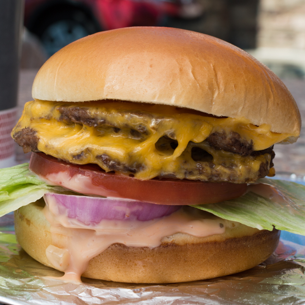 EatGoodTimes's tweet photo. Colder weather got you California dreamin'? Grab a West Coast Double and transport yourself.
.
#CaliforniaDouble #DriveThru #EatGoodTimes https://t.co/wpgYYdxGeU
