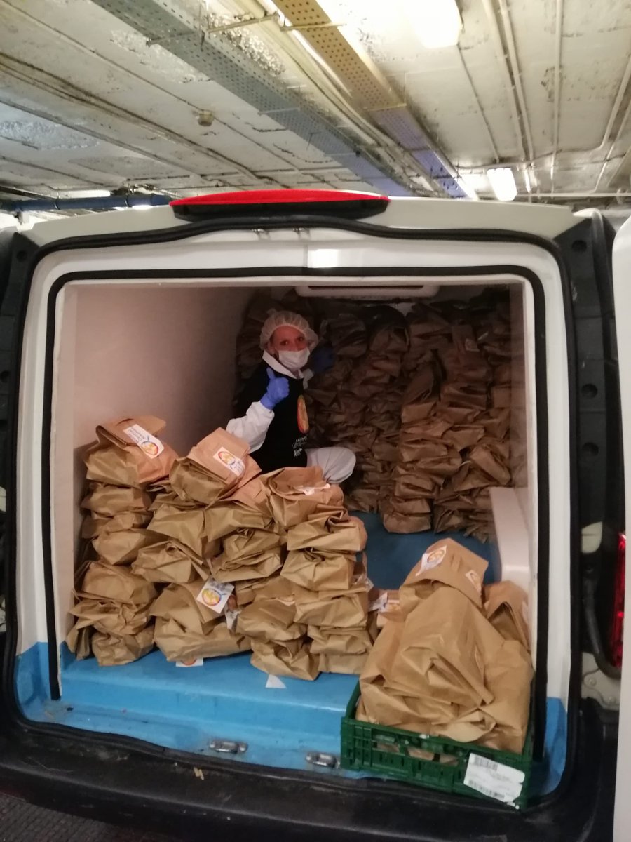 QuencodePepa's tweet photo. No queremos que nadie pase hambre.@WCKitchen @chefjoseandres @DiegoGuerrero75 @Taberna_Arzabal #ChefForSpain nacidos para cocinar con corazón. Gracias @Mateoandco_es https://t.co/RMhttO27Vt