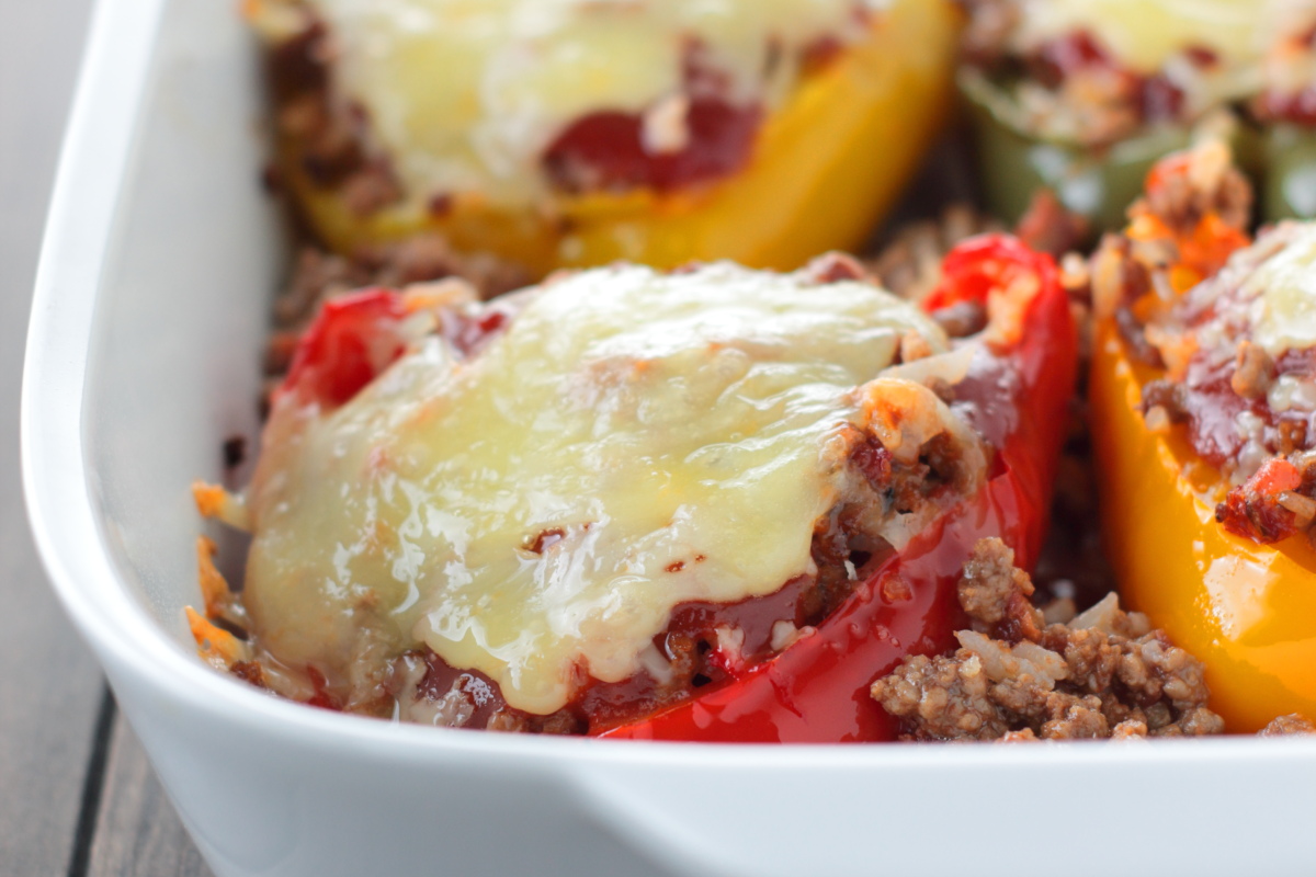 Stuffed peppers in only 20 minutes? Put this on my weeknight dinner rotation!

chefintheburbs.com/rainbow-stuffe…