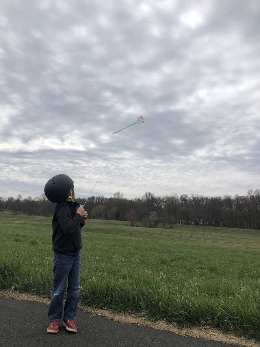 MrsDeschambeau's tweet photo. Today my “student” 🧑🏼and I made a kite (QUEST) #kiwikit by following directions (Reading) then rode his scooter (PE) and practiced flying it all by himself (Science) all before 10AM! His “teacher” is exhausted, but he had fun and that’s all that matters. ❤️#preschoolhomeschool https://t.co/csxOzDCqeQ