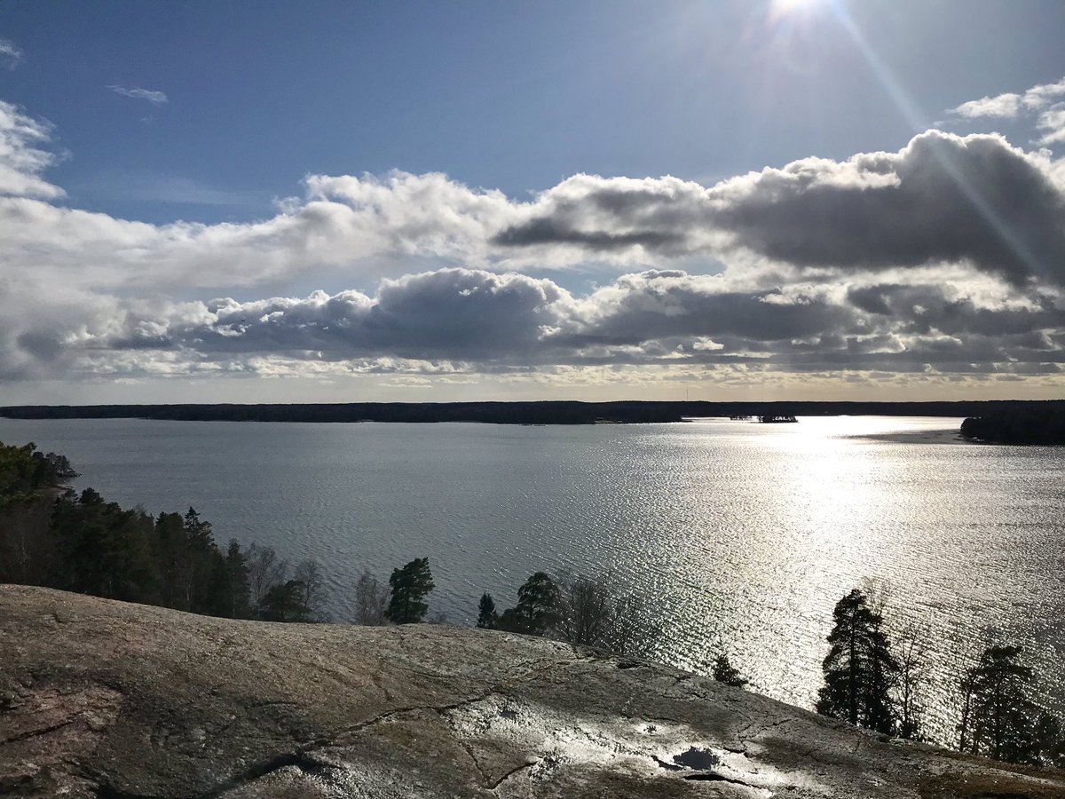 Elämäni kuvina päivä 7/7
Ei sanoja, ei ihmisiä. Joka päivä haastettava uusi ihminen mukaan: <a href="/PiaSantavirta/">Pia Santavirta</a> Minut haastoi <a href="/THaukkovaara/">Tuomo Haukkovaara</a>