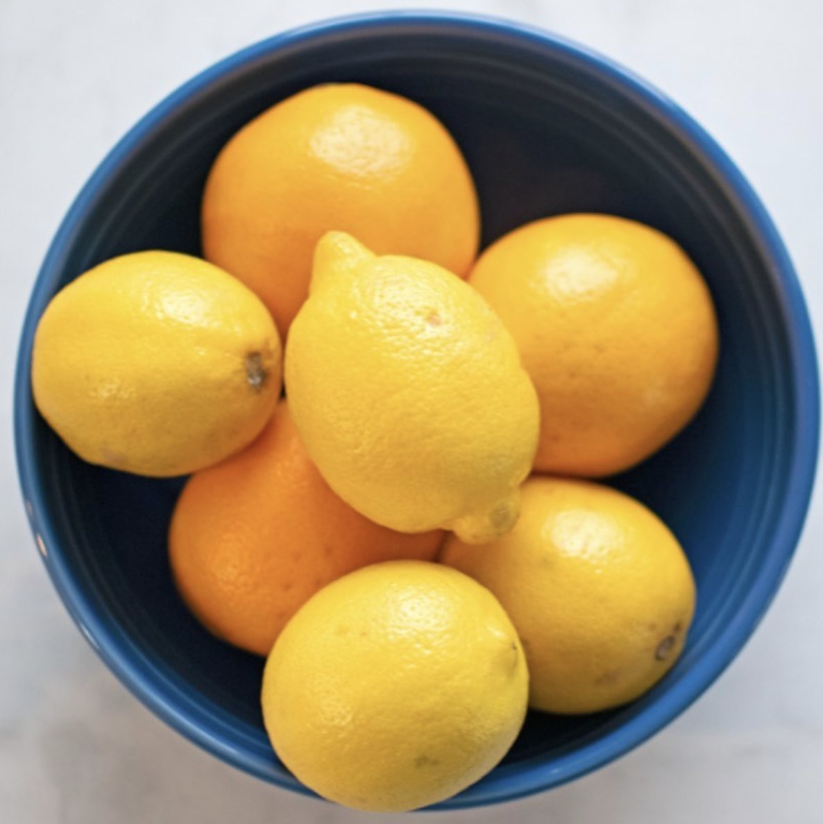 WalkingMatters's tweet photo. You know what they say—when life gives you lemons … put them in Lapis! 😂
#TabletopMatters
#MadeInTheUSA @FiestaTableware #FiestaDinnerware #fiestadishes #fiestawareaddict #colorfuldishes #colorfultable #ilovefiestaware #FiestaWare #FiestaTableware #tablescape https://t.co/J6DoCtW7fK