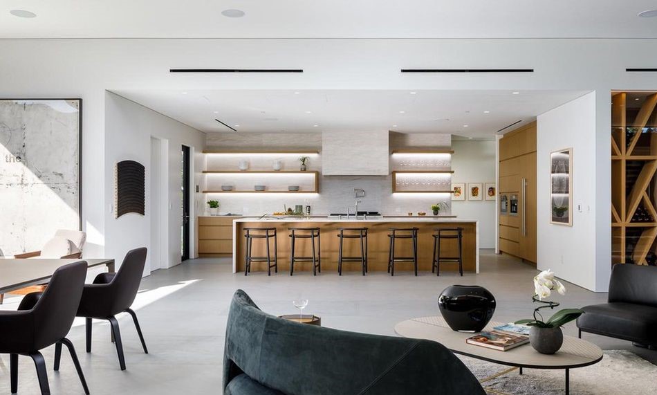 JayRobertsonLA's tweet photo. This contemporary glass-walled pavilion in exclusive Trousdale Estates includes 4 bedrooms and 6 baths in 7,200 square feet of space.

1241 Loma Vista Dr, Beverly Hills | Listing by Sally Forster Jones, Tomer Fridman and Adam Rosenfeld of @Compass⁣
⁣
DRE 01097933 | ⁣#compass https://t.co/3xb7nKHvxJ