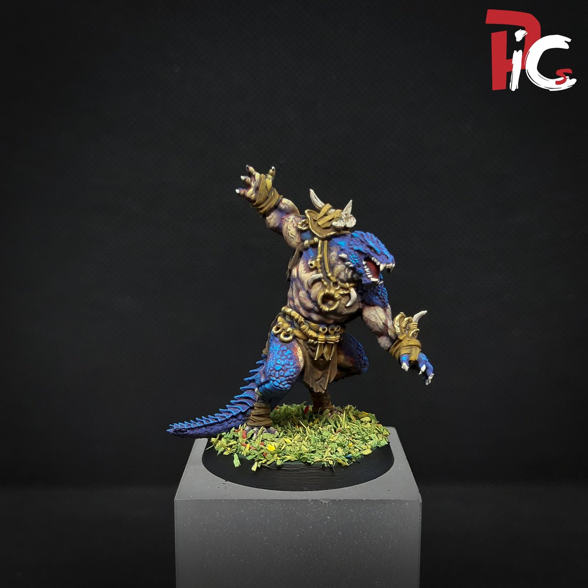 PlayInColor_S's tweet photo. #Saurio del #KrogallTeam de @GreeboGames para #FantasyFootball .
.
#PlayinColorStudio
#miniature #miniaturepainting #comissionpainting #paintingminiatures #bloodbowl #bloodbowlteams #primalscales #krogall #bloodbowllizardmen #lizard #lizardmen #saurios https://t.co/ikxcJ4Q67J