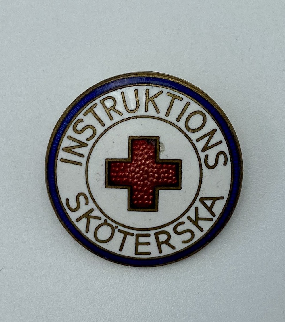 En liten kuriosa från Röda Korset #Rödakorset #Sjuksköterska #Sköterska <a href="/Swenurse_Kansli/">swenurse</a> #Brosch #Broschmuseet