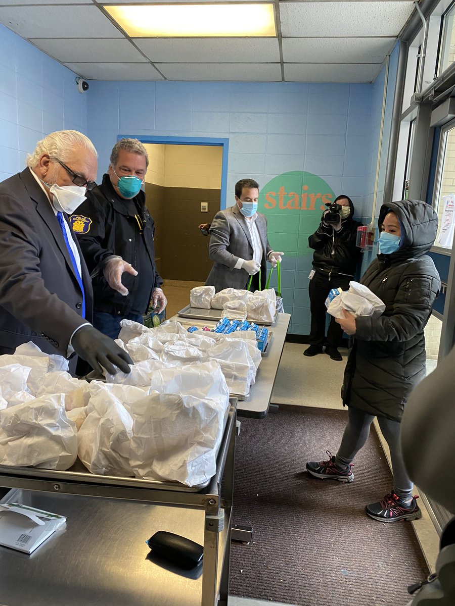 Lissette María-Colón Collins tweet media