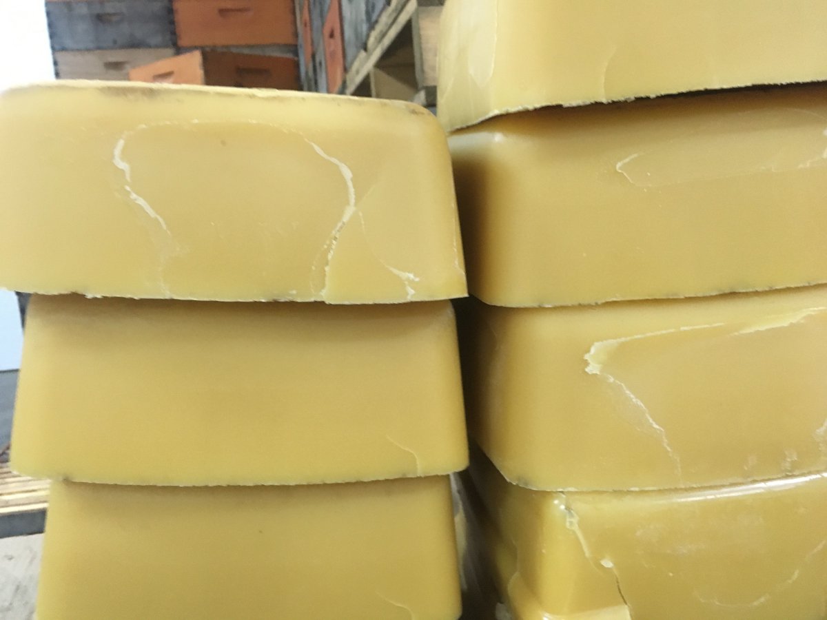 FarmfairInt's tweet photo. #Beeswax has many uses! One is for #Pysanky #UkrainianEasterEggs. It's a fat excreted in flakes from glands on worker bee's abdomen. It takes 1100 flakes to make ONE GRAM OF BEESWAX! 2018 total sales in #AB were #Honey $64M & #Beeswax $3M. #LocalHoney #MindYourBeeswax #ABbees https://t.co/1WBxFJBymr
